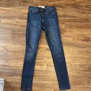 Hollister Dark Blue High-Rise Super Skinny Jeans